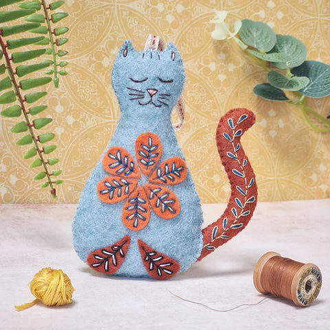 Folk Cat Wool Mix Felt Craft Kit (Corinne Lapierre)
