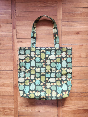 Learn to Sew: Boxed Tote Bag Sundays April 12, 19, 26 1:00 - 3:00pm