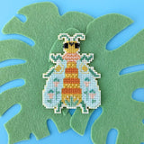Blooming Bugs Bee Cross Stitch Kit (Benzie Design)