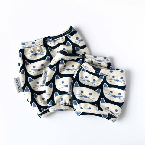 Kitty Cozy Cakes Yarn Cozy S-M-L (Binkwaffle)