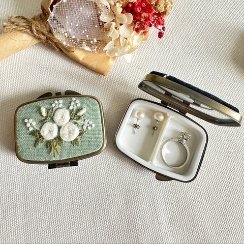 Embroidered Mini Notions Box With Mirror (Quince Fables)