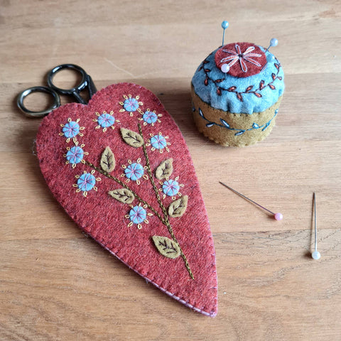 Embroidered Scissors Pouch and Mini Pin Cushion Felt Craft Kit (Corinne Lapierre)